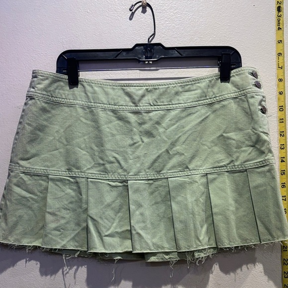 American Eagle Outfitters Dresses & Skirts - American Eagle Outfitters Light Green Skater Skirt